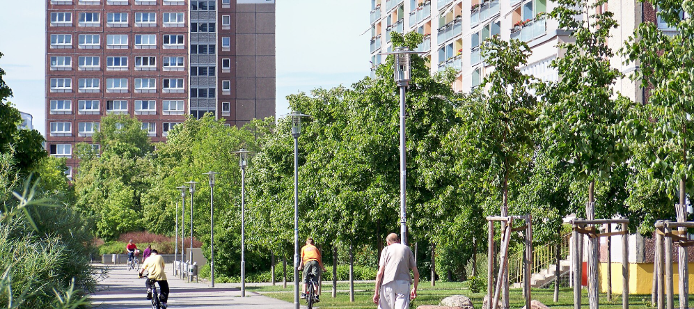 Leipzig Grünau Mitte, 2009. By Joeb07 (https://commons.wikimedia.org/wiki/User:Joeb07). License: CC BY 3.0